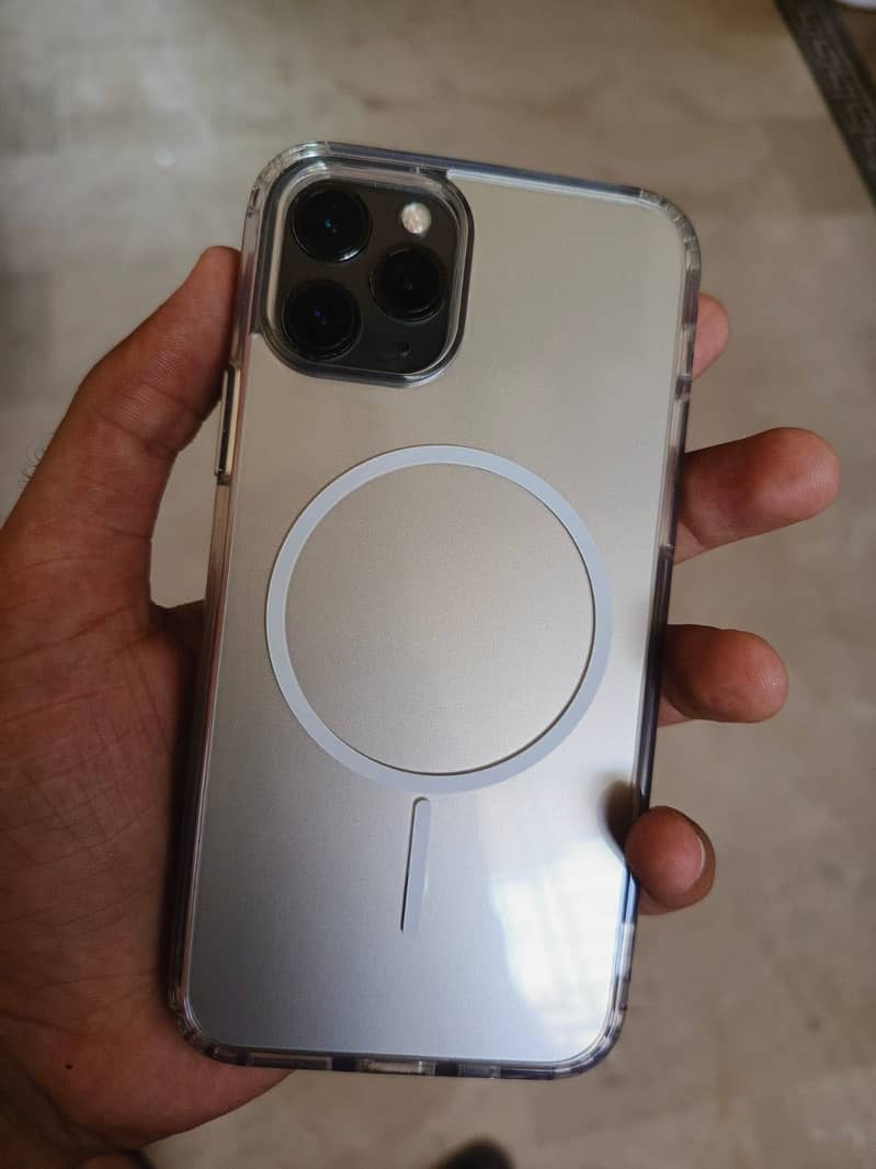 Apple iPhone 11 Pro 3