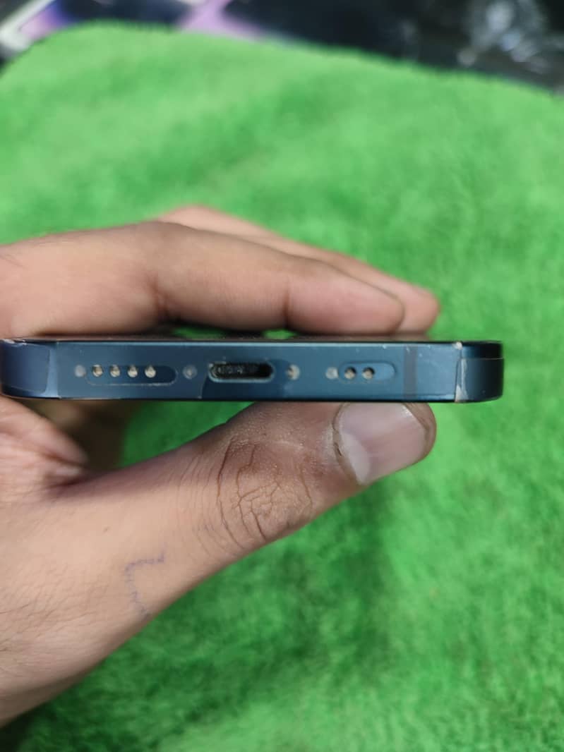 Apple iPhone 13 6