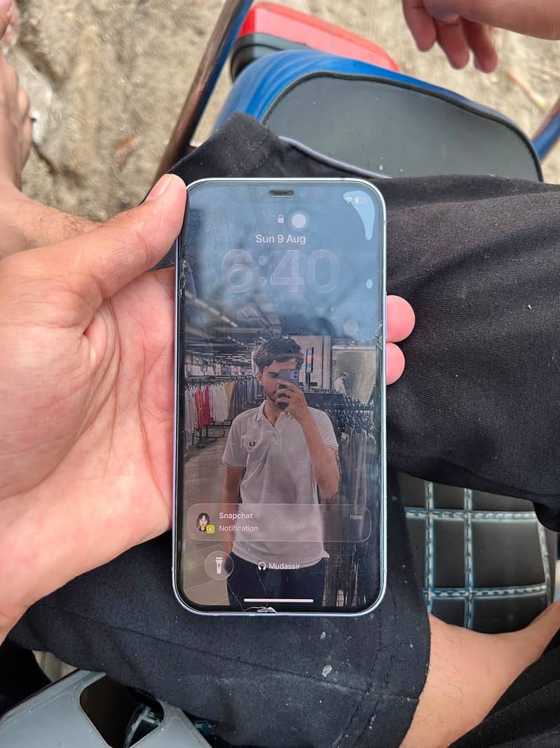 Apple iPhone 12 1