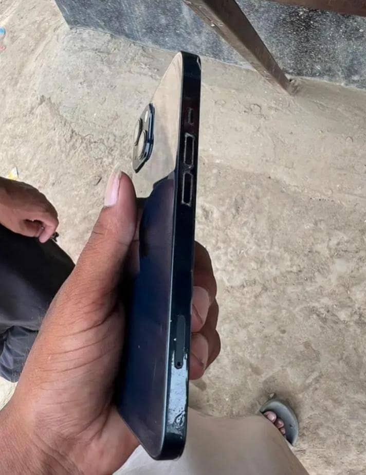 Apple iPhone 13 4