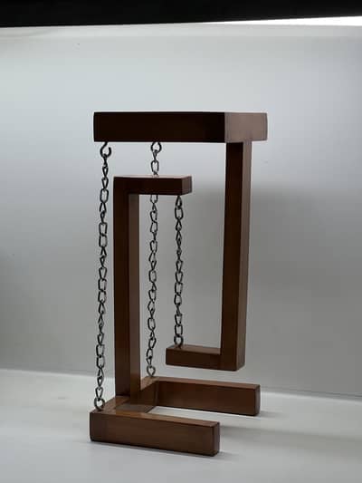 Anti-gravity table for books and coffee