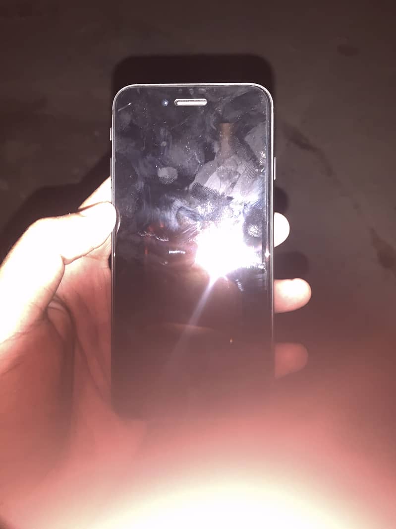 Apple iPhone 8 1