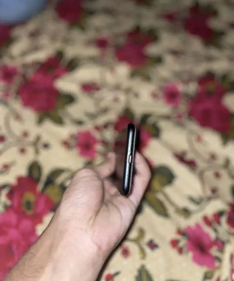 Apple iPhone 7 1