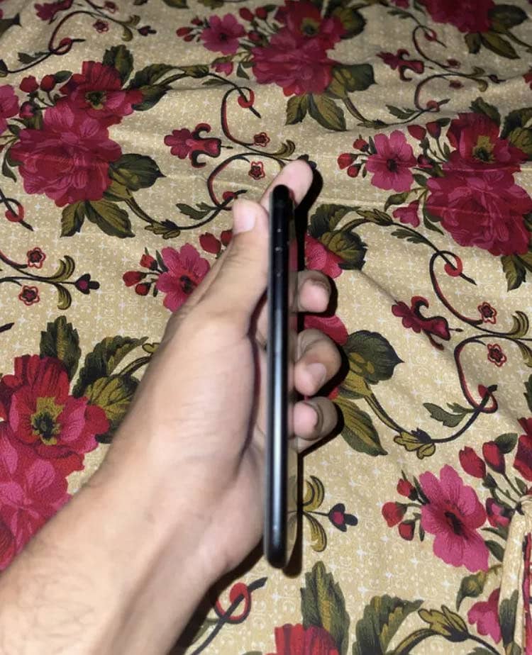 Apple iPhone 7 5