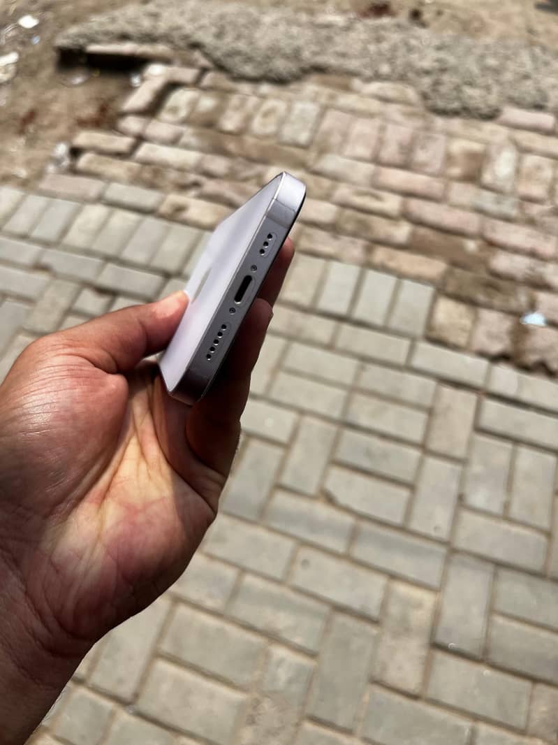 Apple iPhone 14 8