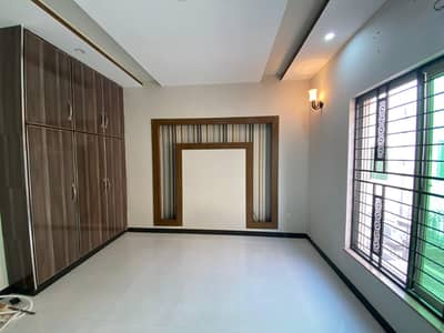 10 Marla Just Like Brand New Upper Portion For Rent