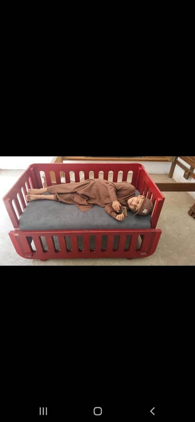 babys bed