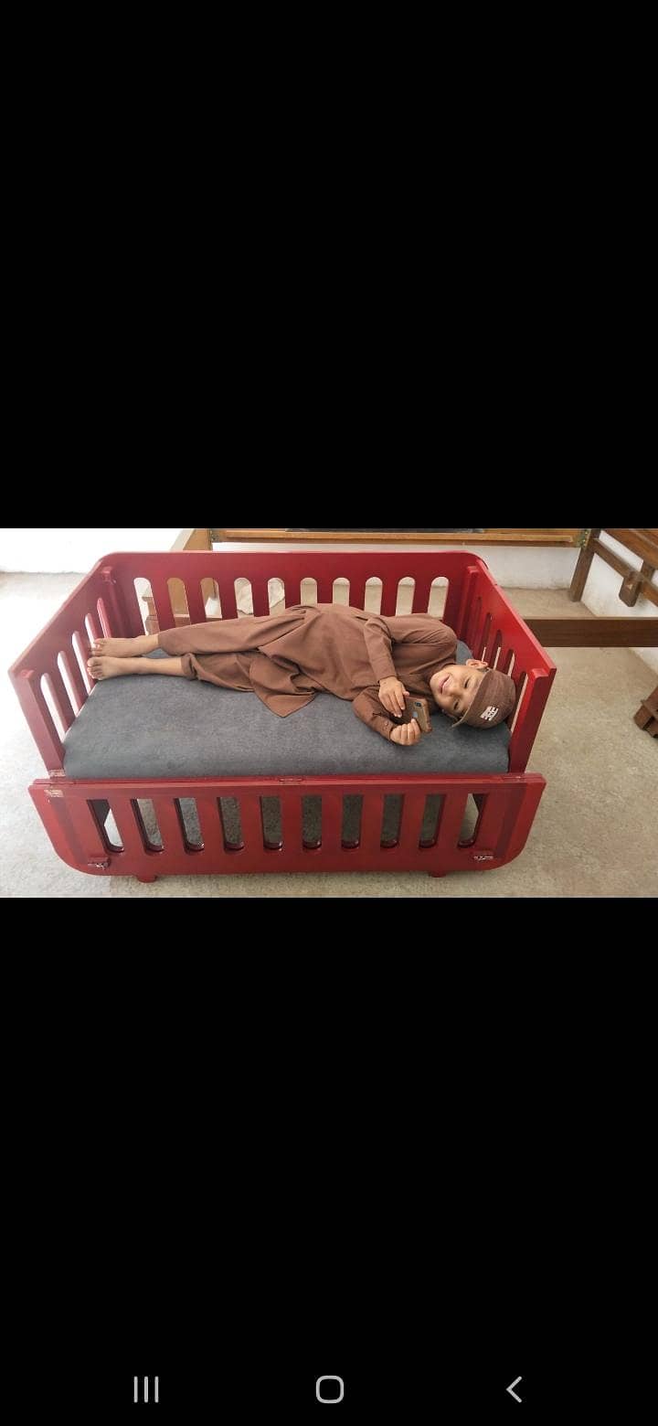 babys bed 0