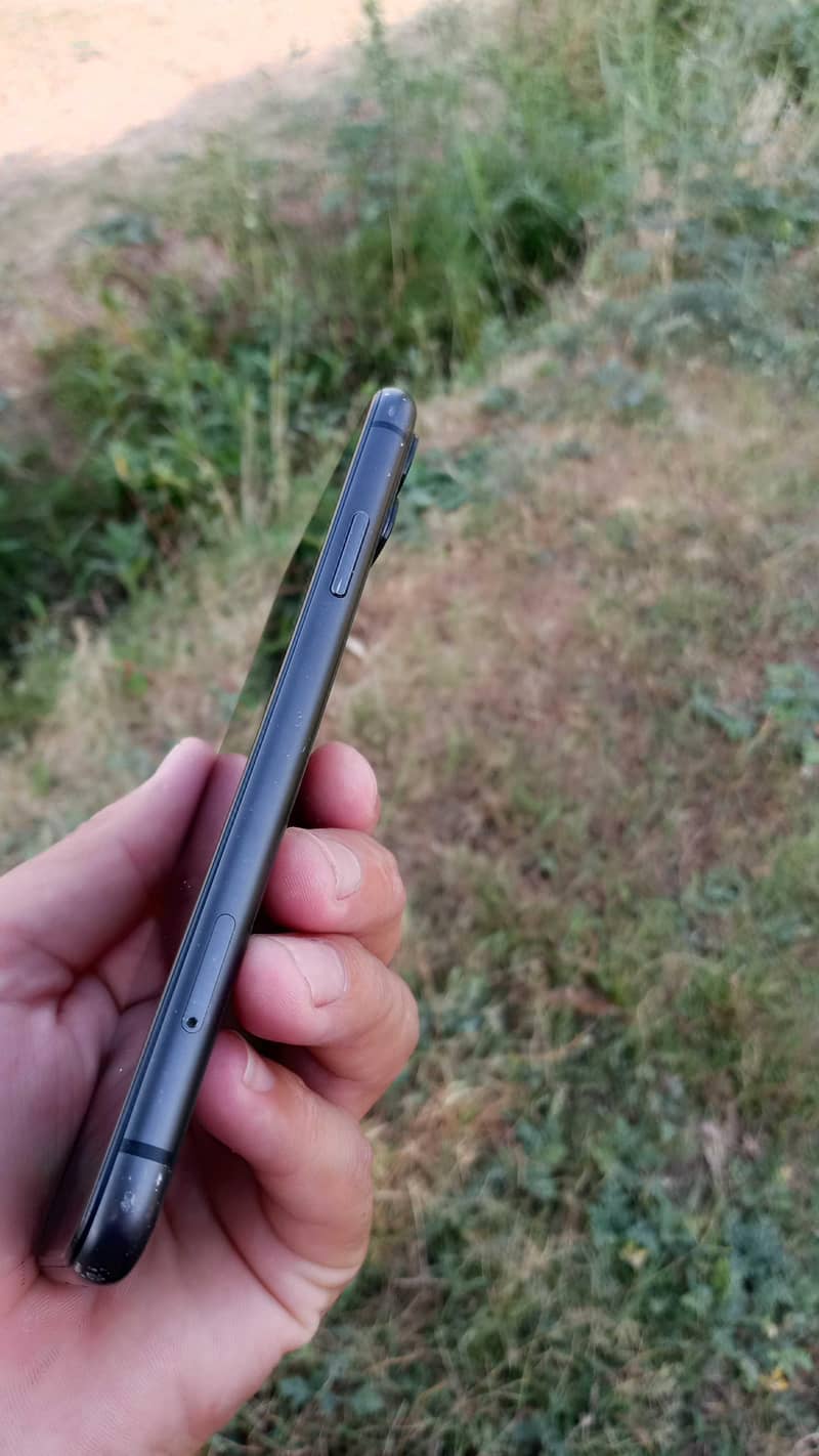 Apple iPhone 11 2