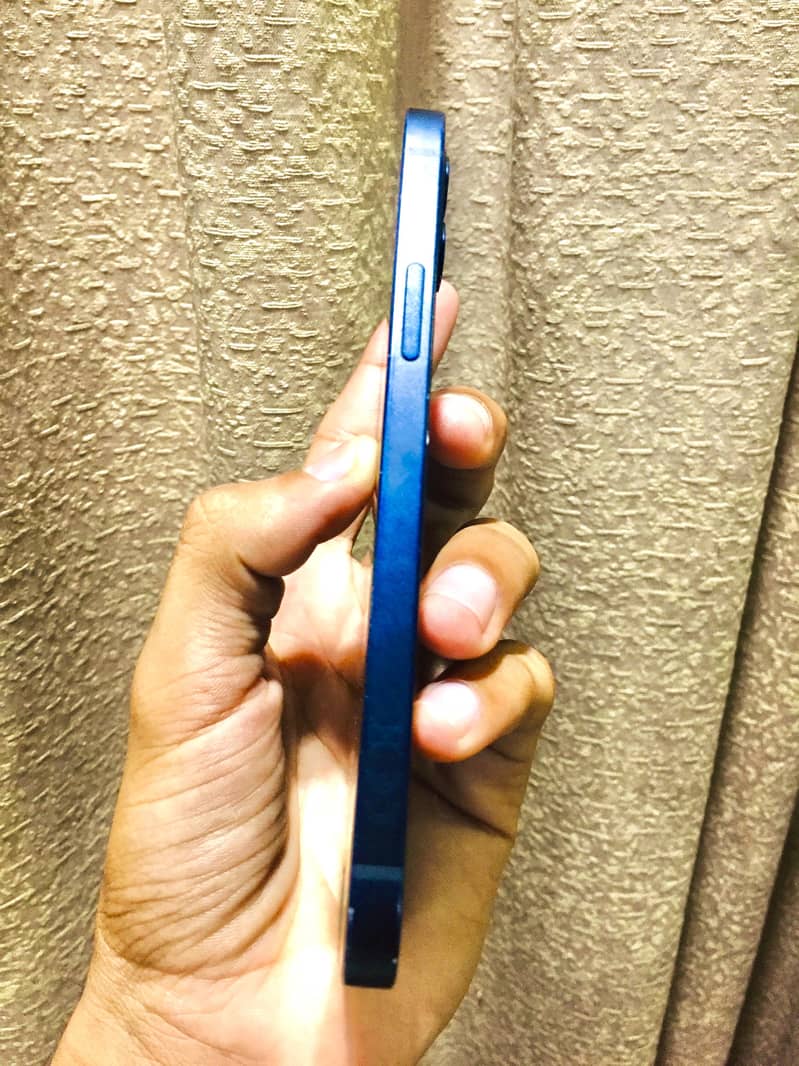 Apple iPhone 12 3