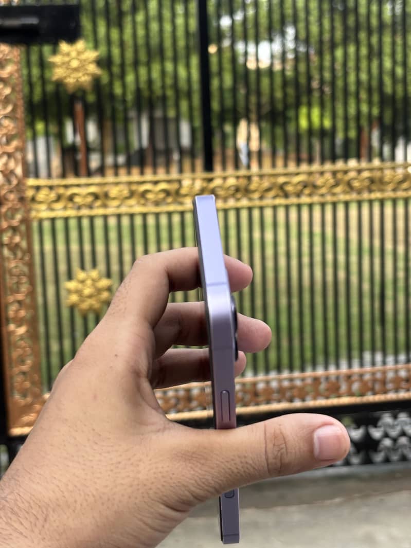 Apple iPhone 12 3