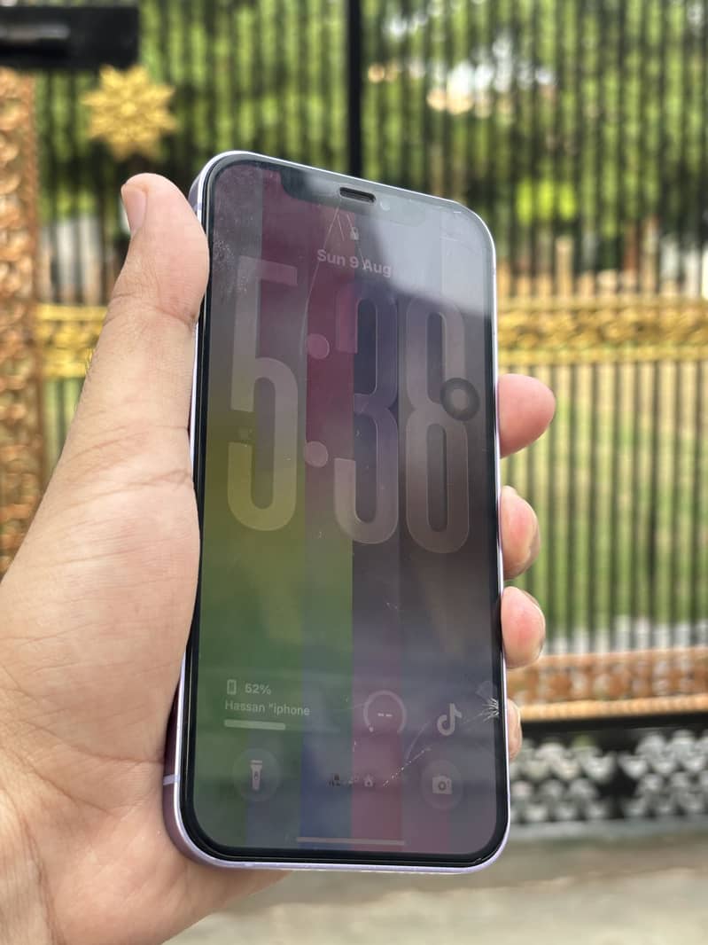 Apple iPhone 12 4
