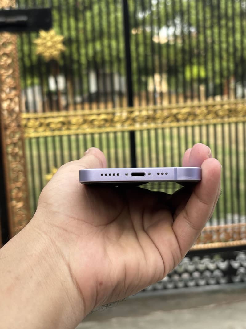 Apple iPhone 12 6