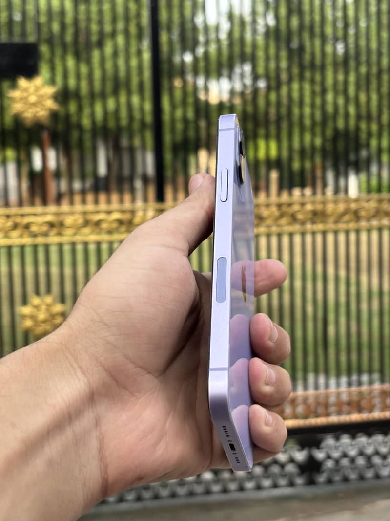 Apple iPhone 12 7
