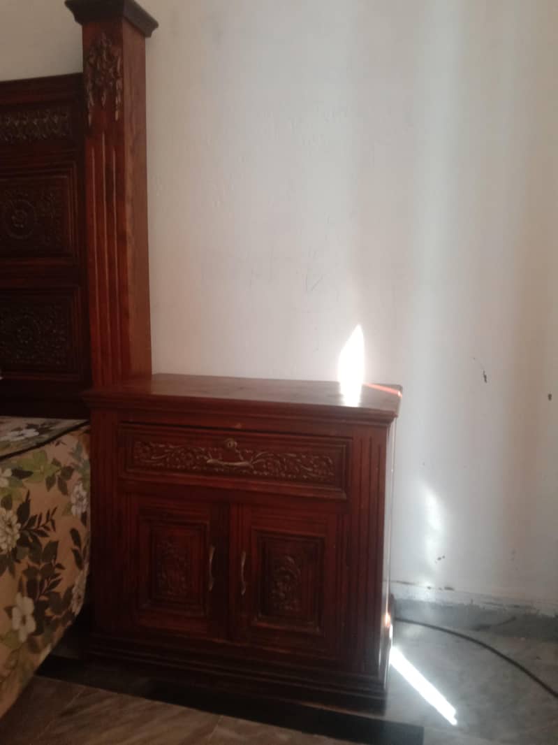 chinioti bed set with side table and dressing 13