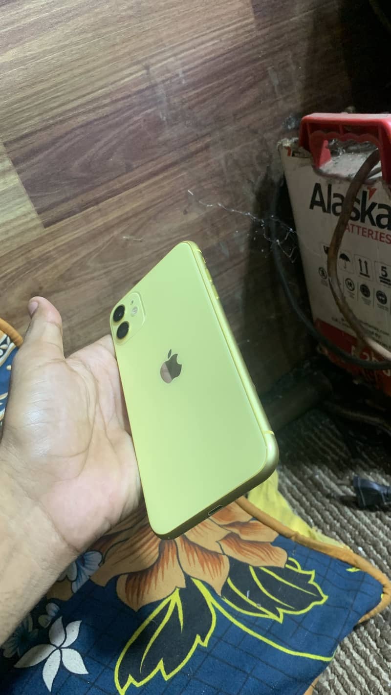 Apple iPhone 11 3