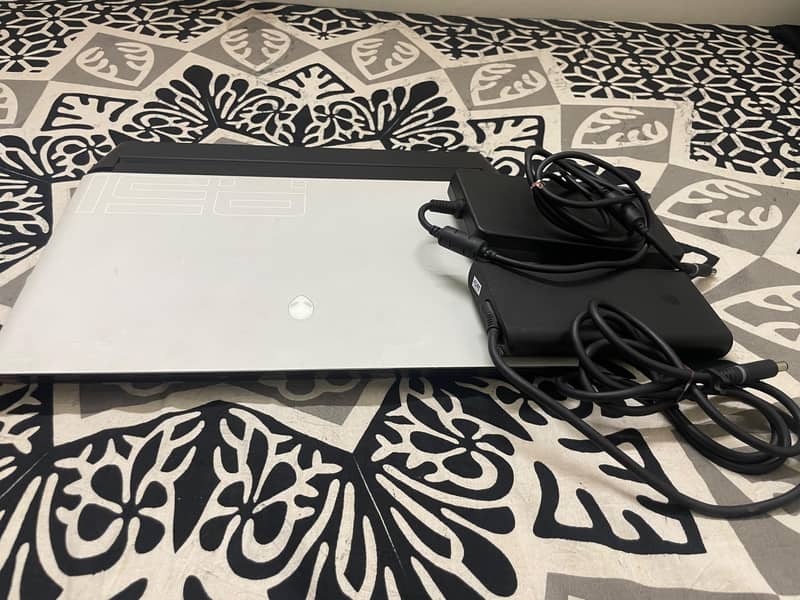   Alienware Area 51m 1