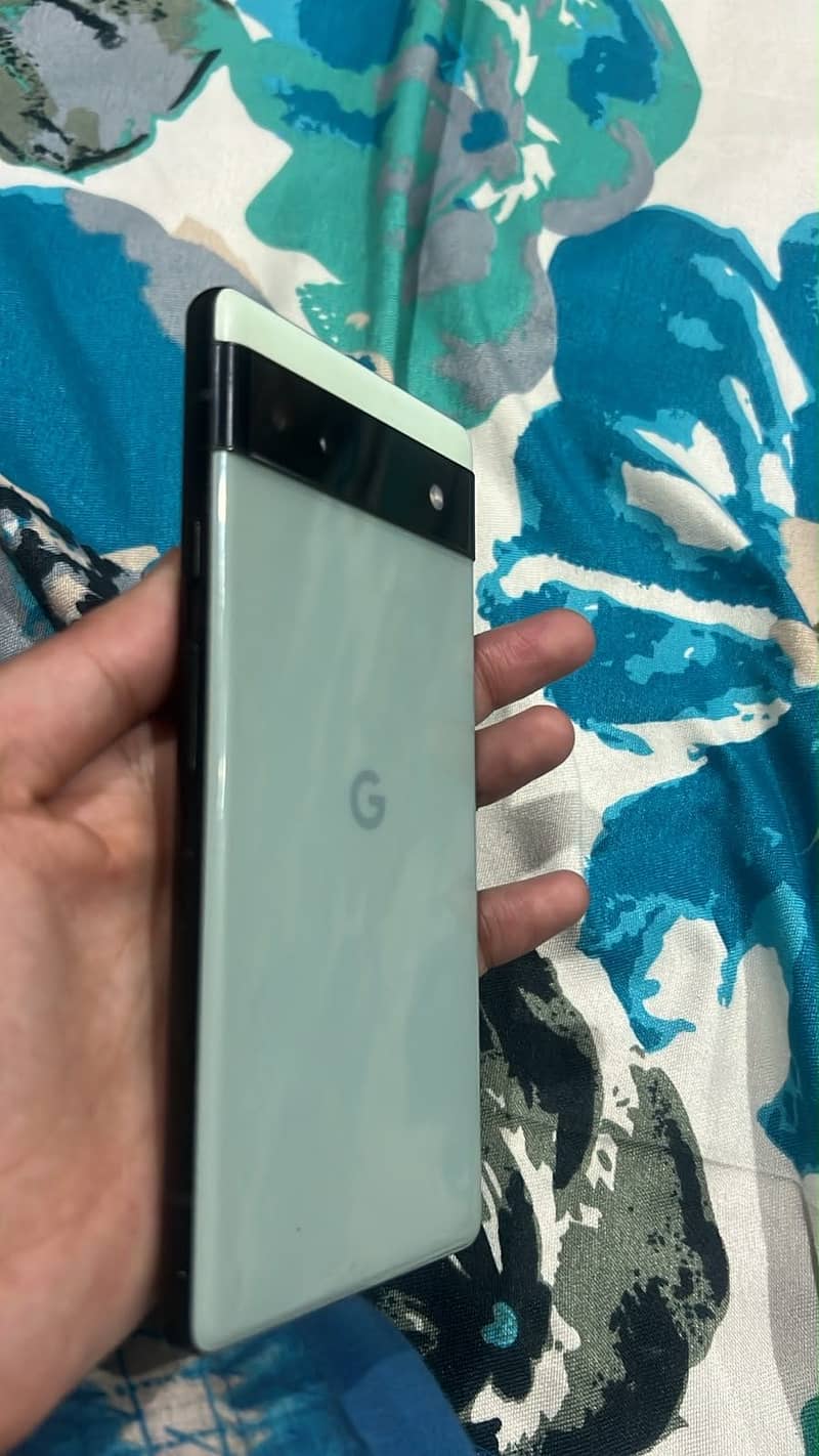 Google Pixel 6a 1