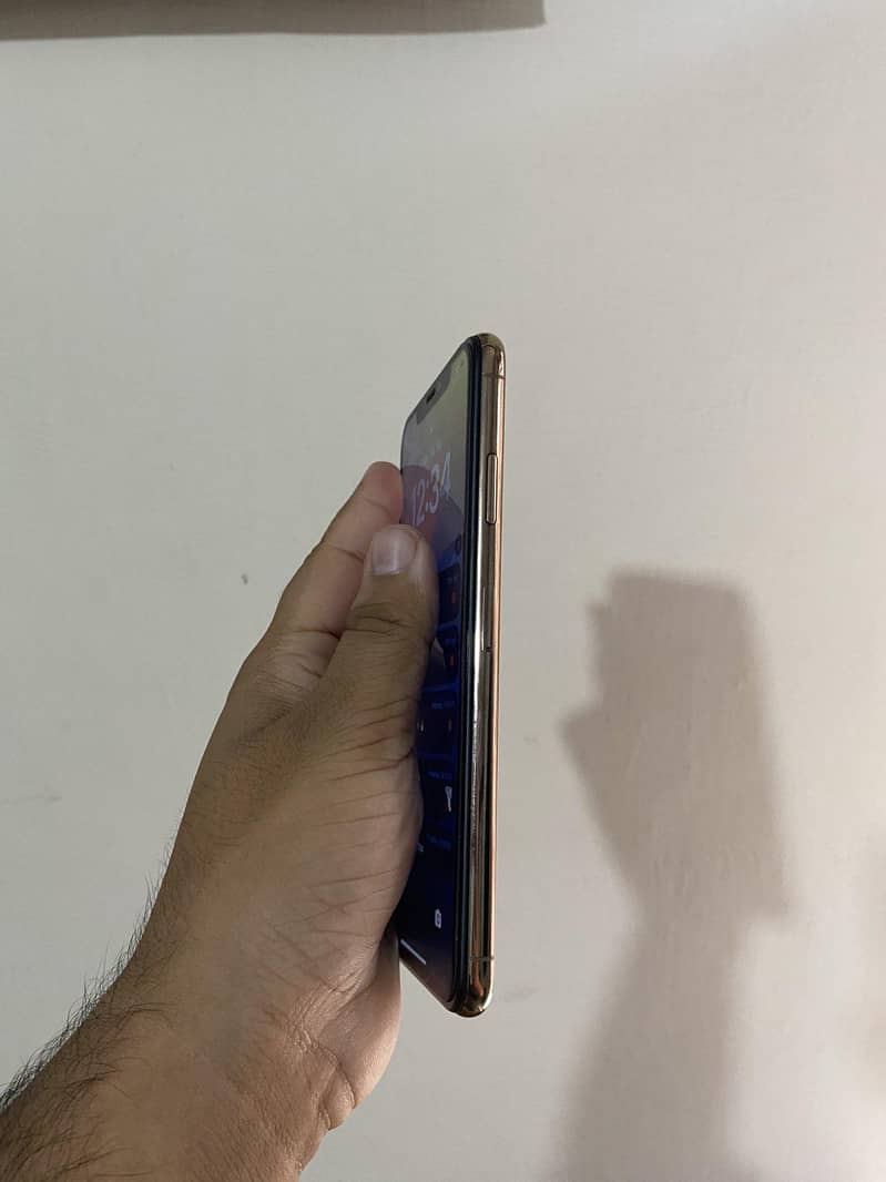 iPhone XS Max 2