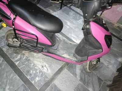 Scooty for sale urgent Islamabad number golden number Laga hua hai