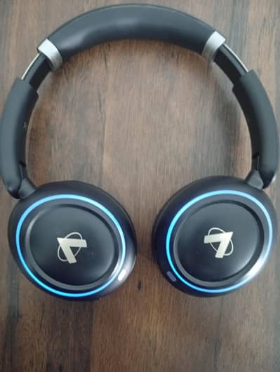 AudiOnic Headphones