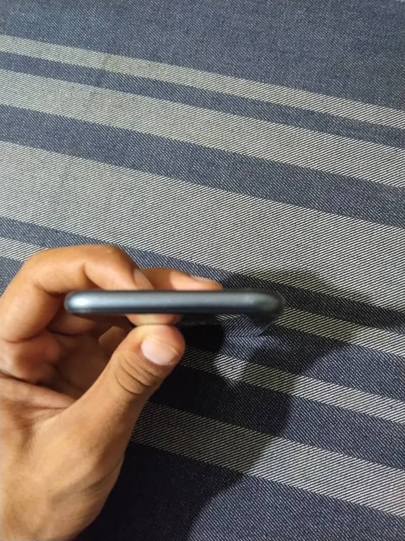 Apple iPhone 8 5