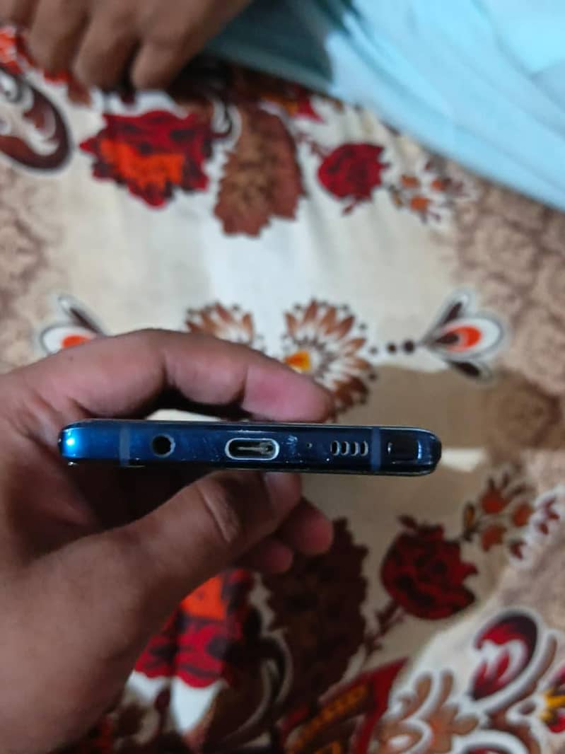 Samsung Mobile Note 9 4