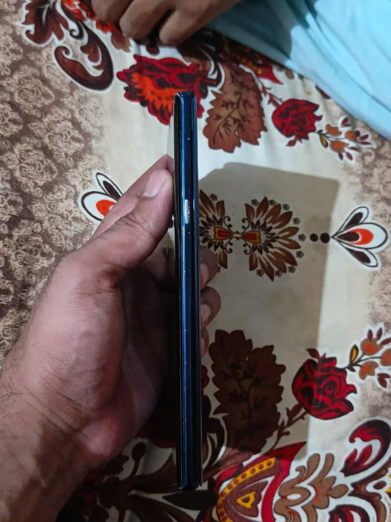 Samsung Mobile Note 9 5