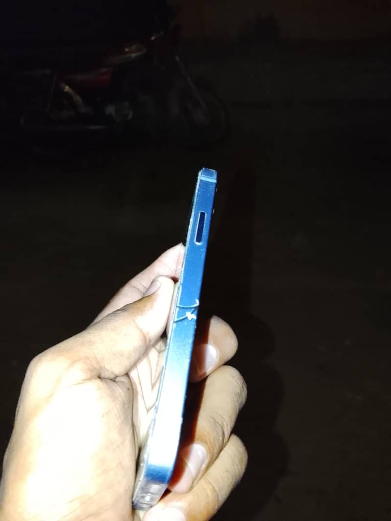 Apple iPhone 12 mini 1