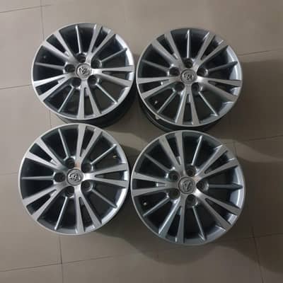 TOYOTA COROLLA 15" ALLOYS