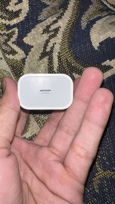 Apple iphone original adapter for sale 20 W. use nhi hua