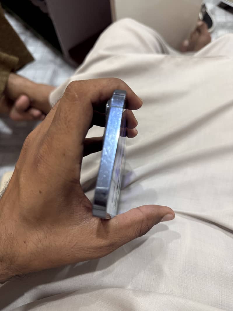 Apple iPhone 13 Pro Max 1