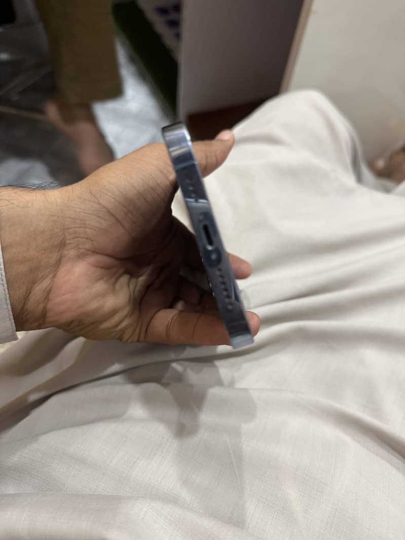 Apple iPhone 13 Pro Max 2