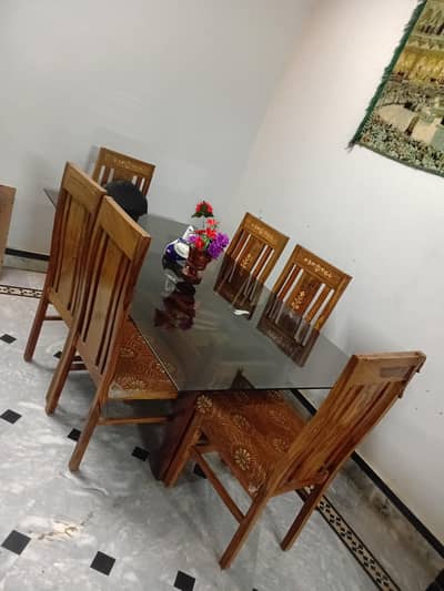 dinning table with 6 chairs