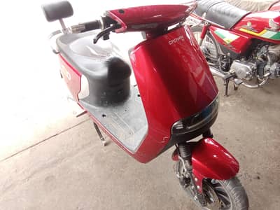 Crown Ev T20 modle red colour
