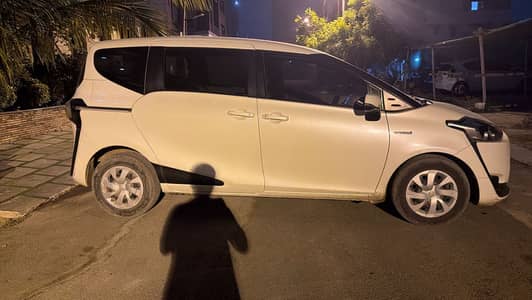 Toyota Sienta 2018