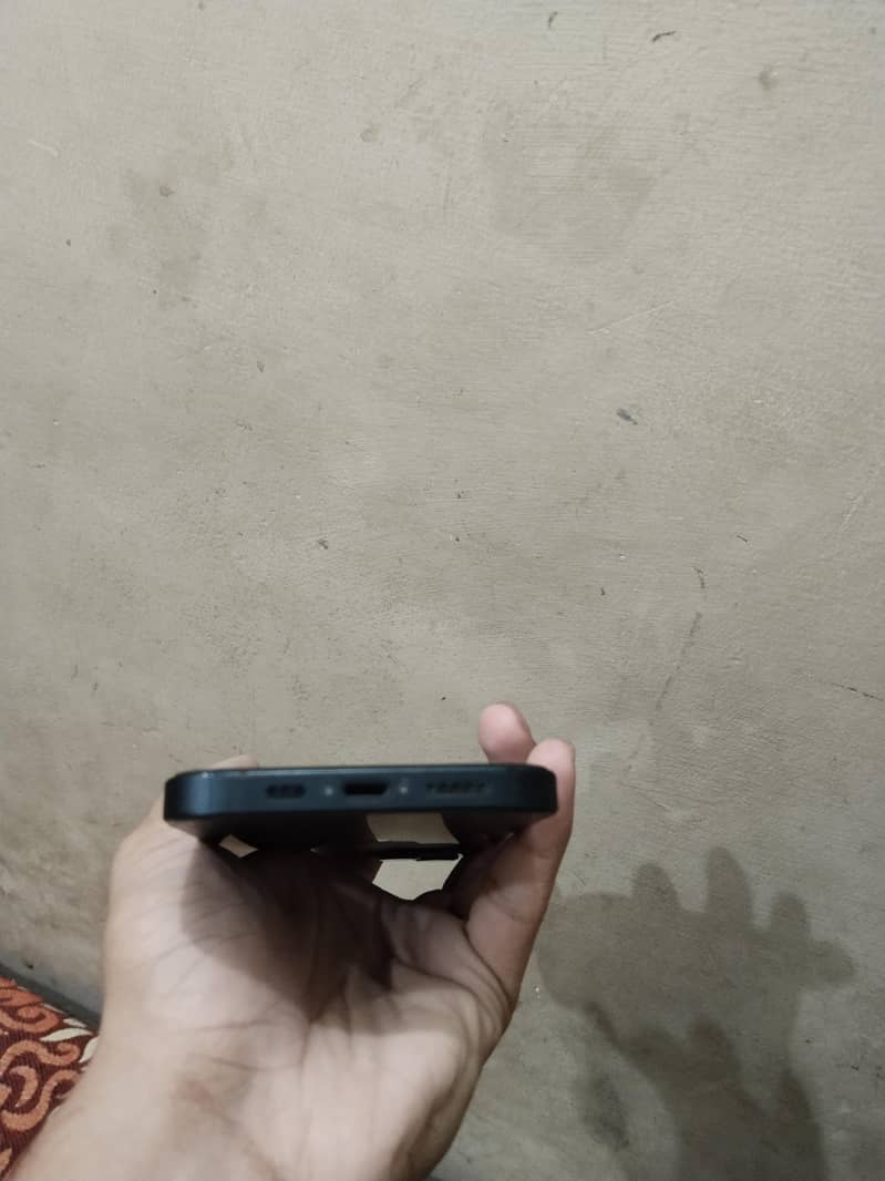 Apple iPhone 13 6