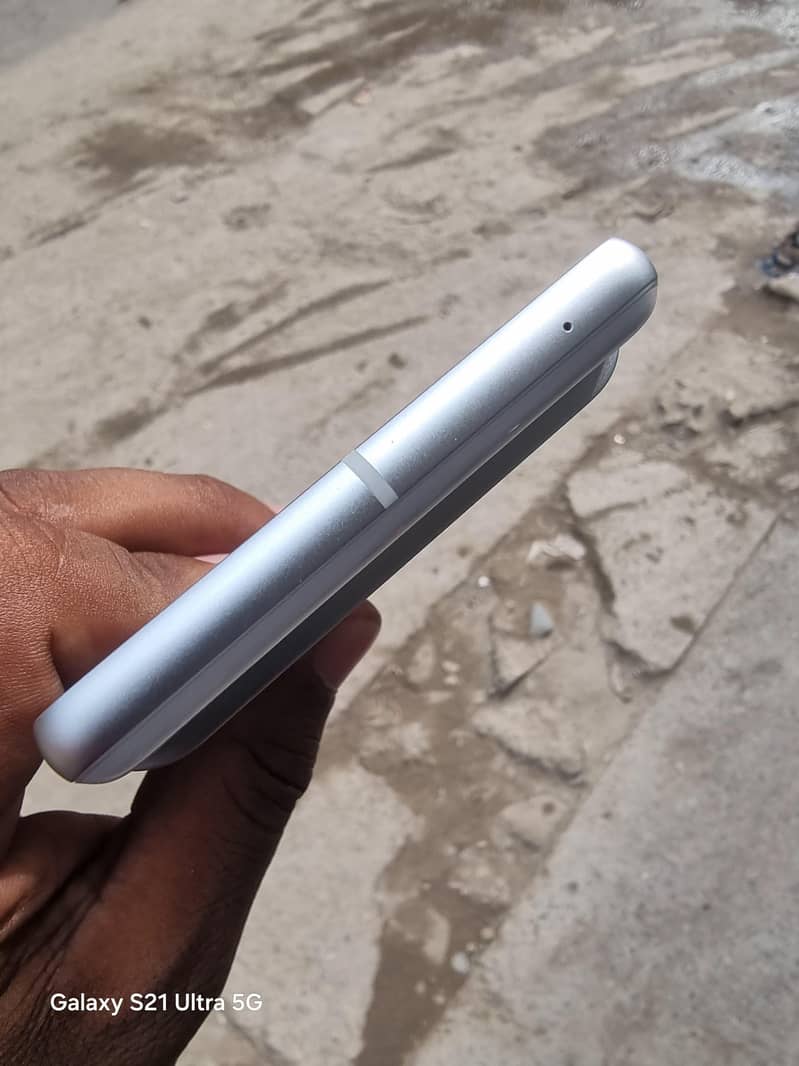 Google Pixel 7 4