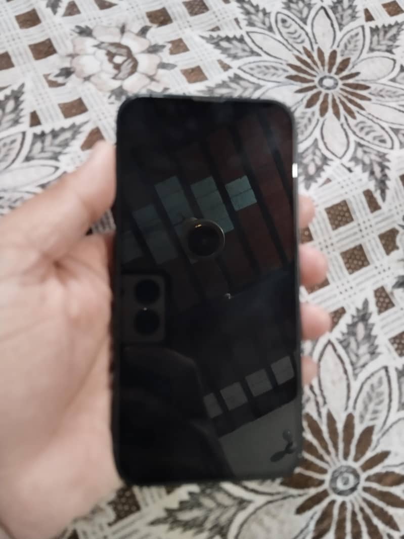 Apple iPhone 13 1