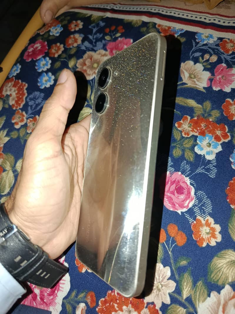 Realme C33 1