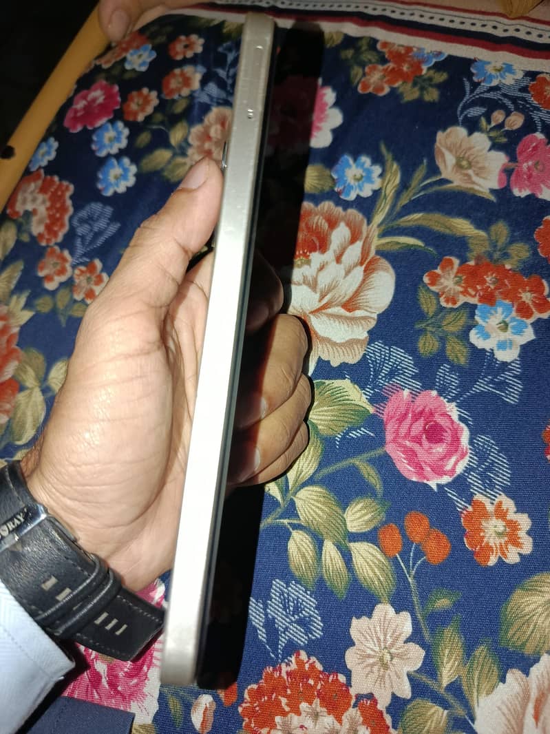 Realme C33 3