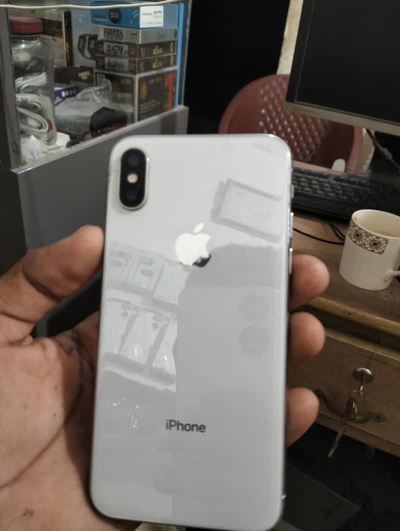 Apple iPhone X 3