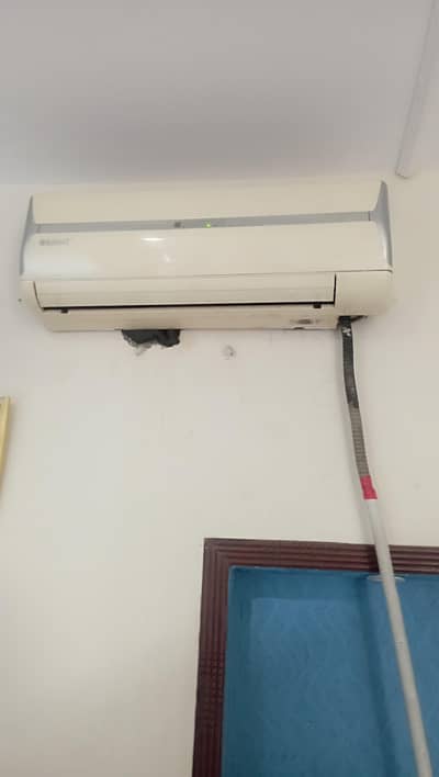 Excellent condition 1 ton ac for sale non invertor