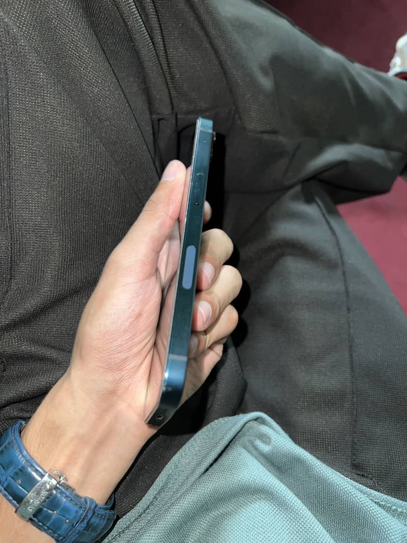 Apple iPhone 13 JV 2