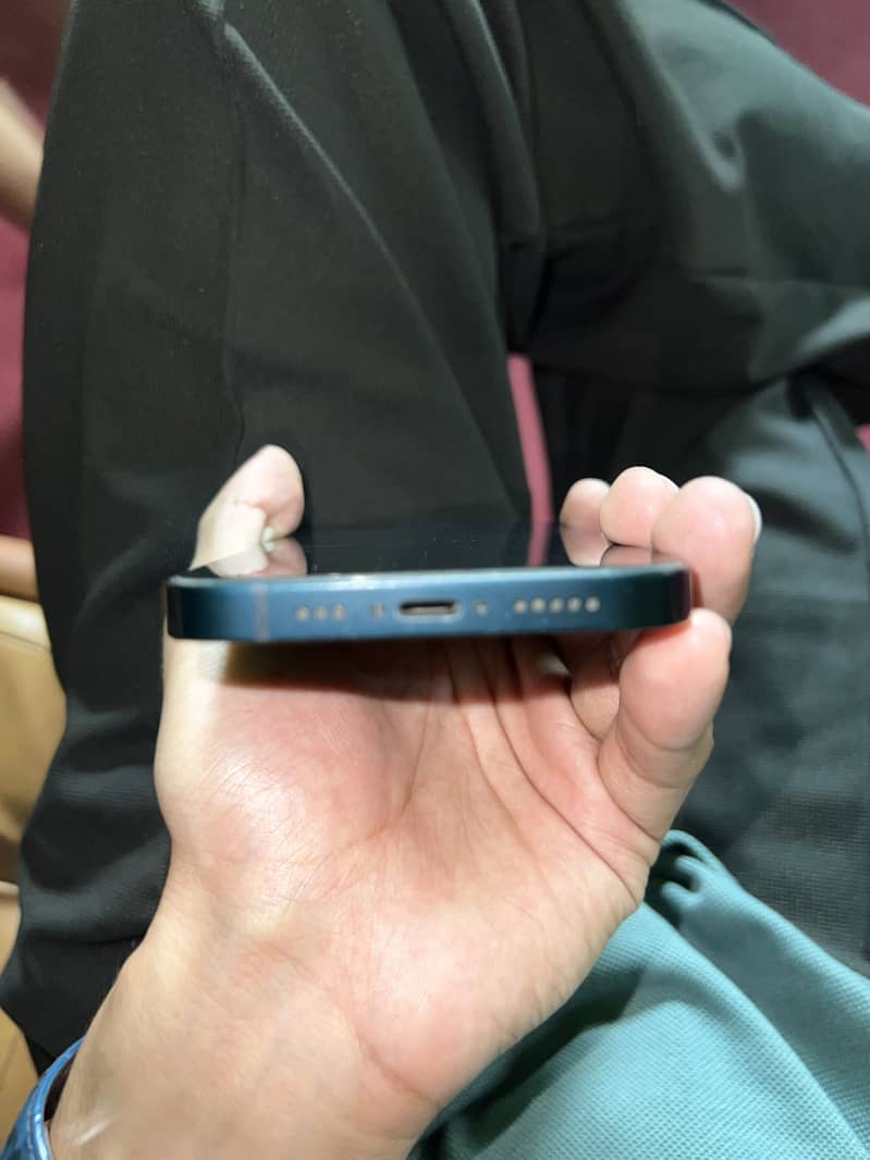 Apple iPhone 13 JV 6