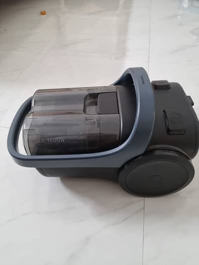Panasonic Vacuum cleaner bagless vacum cleaner