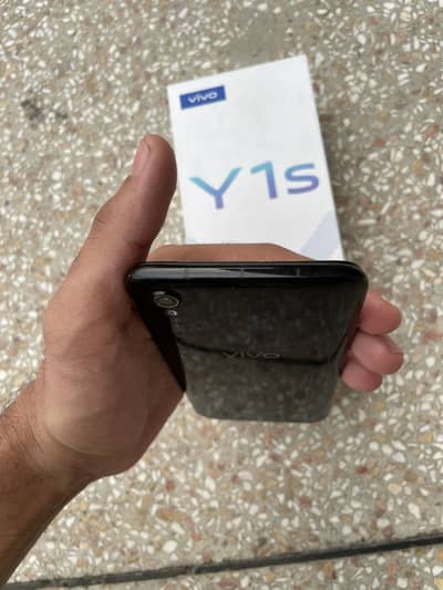 Vivo Y1s