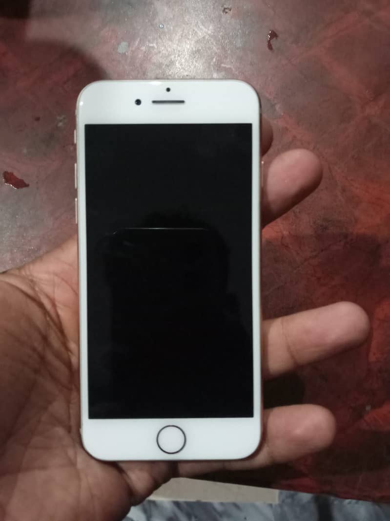 Apple iPhone 8 1