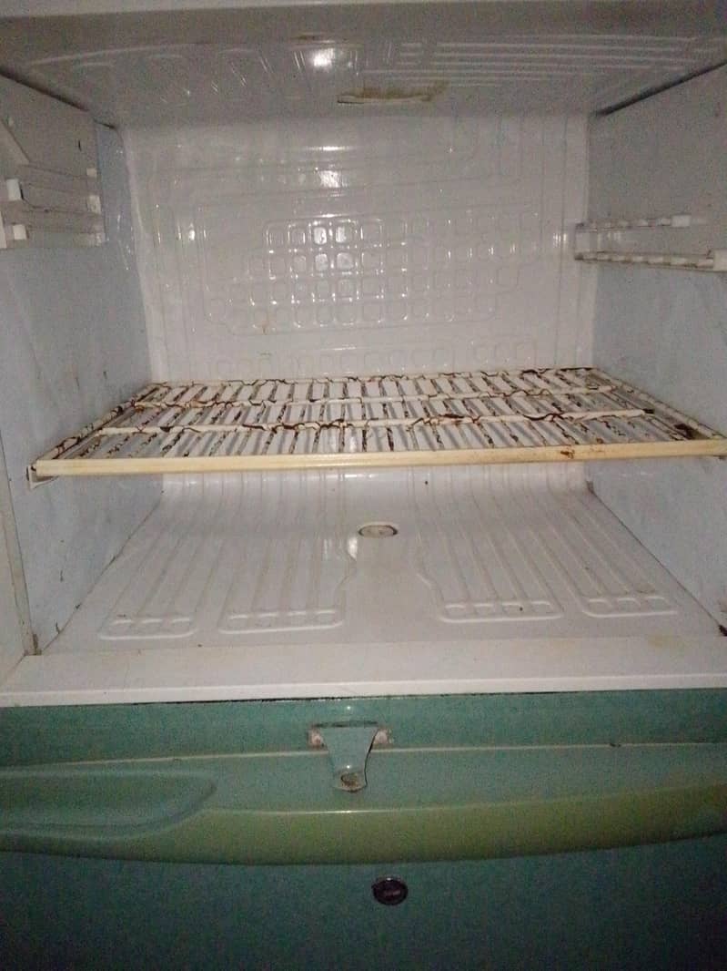 refrigerator 0
