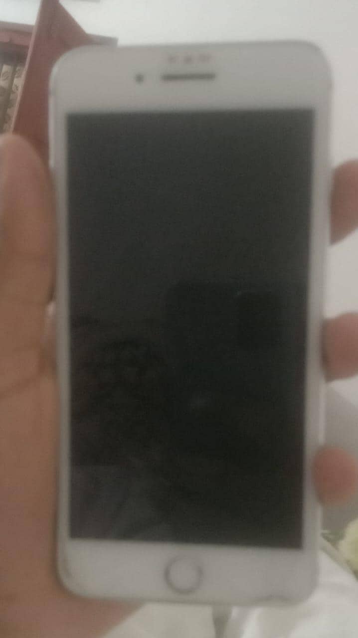 Apple iPhone 8 Plus 4